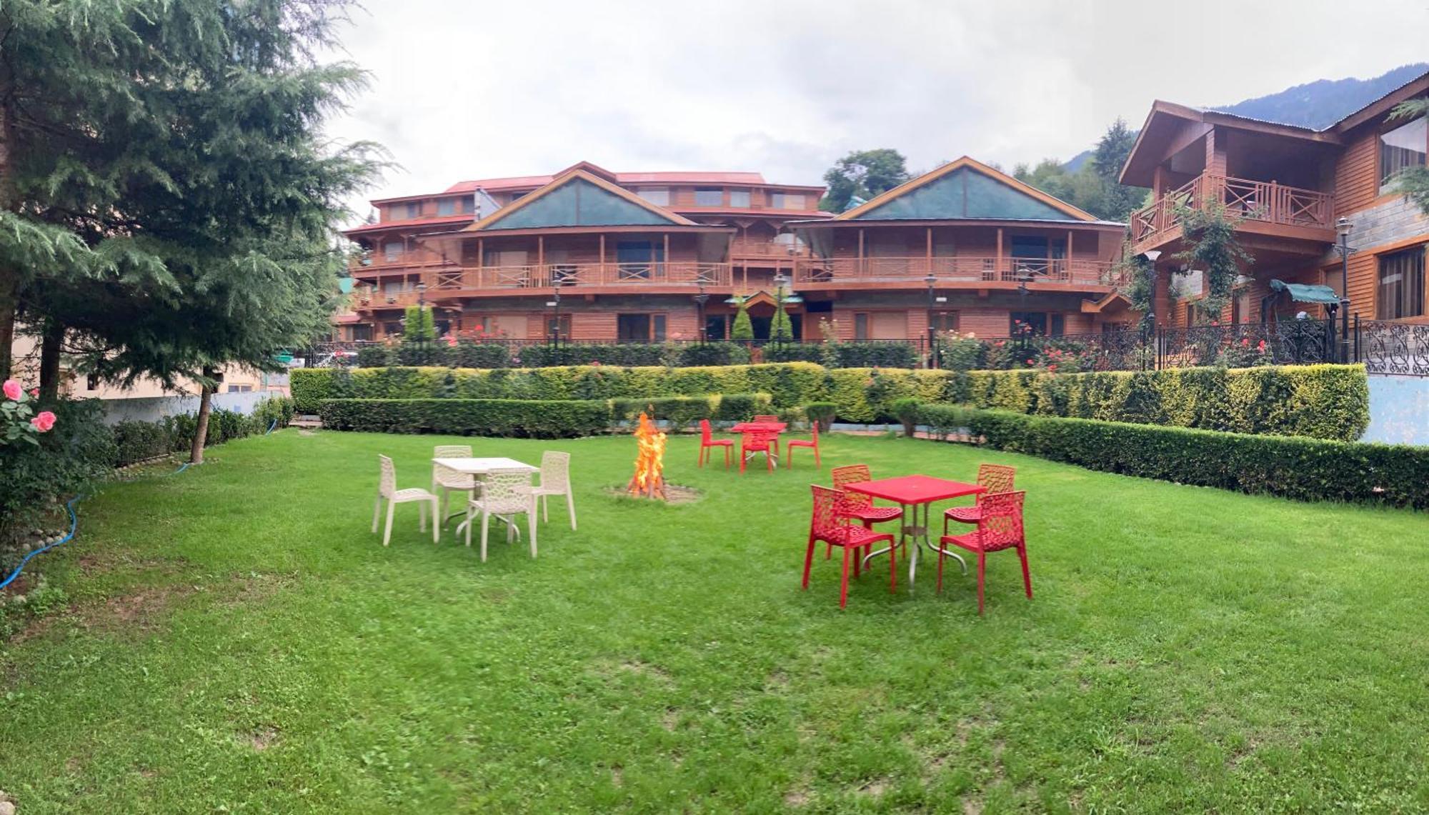 Hotel The North Wind In City Center, Manali Eksteriør billede