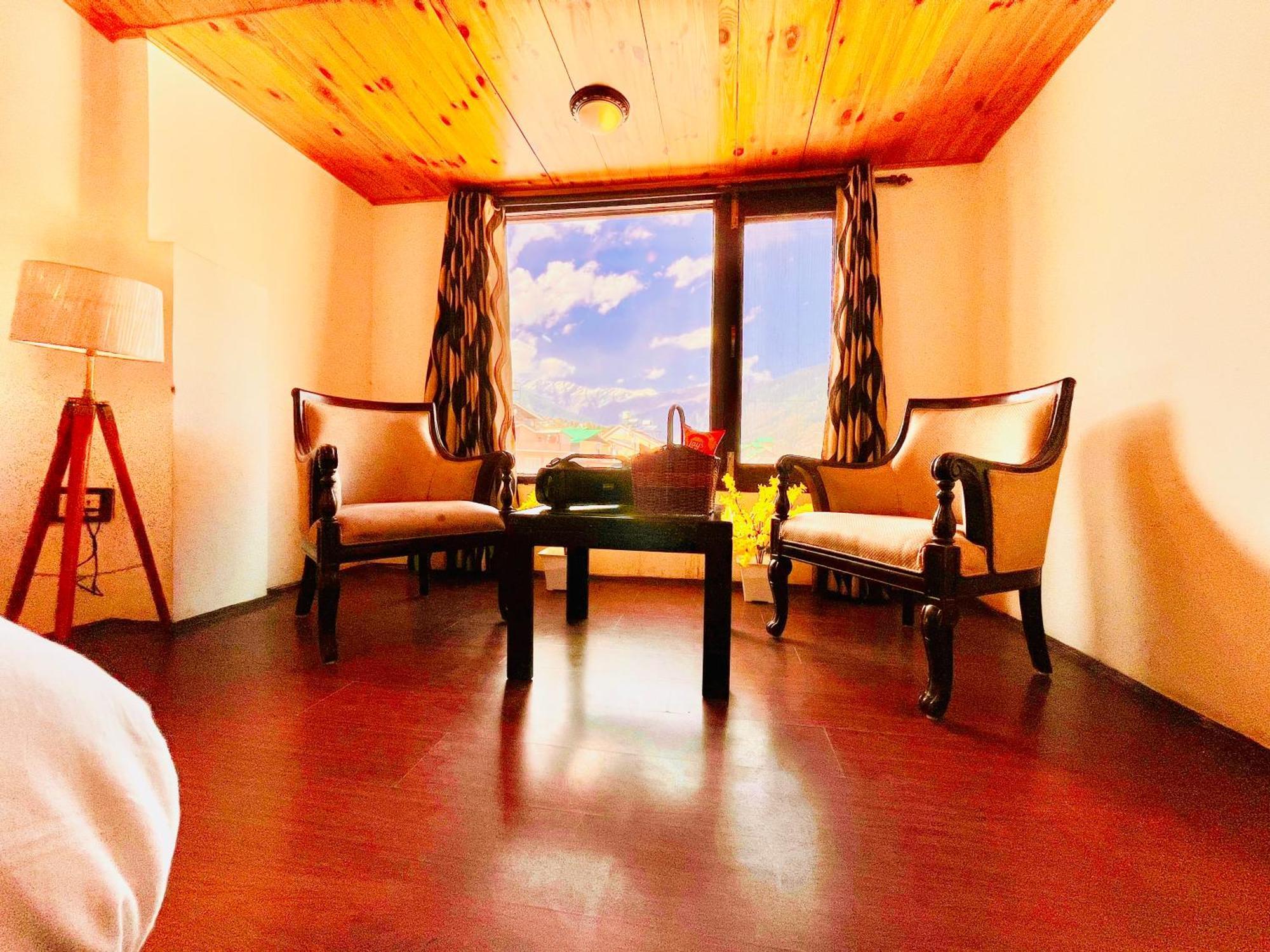 Hotel The North Wind In City Center, Manali Eksteriør billede