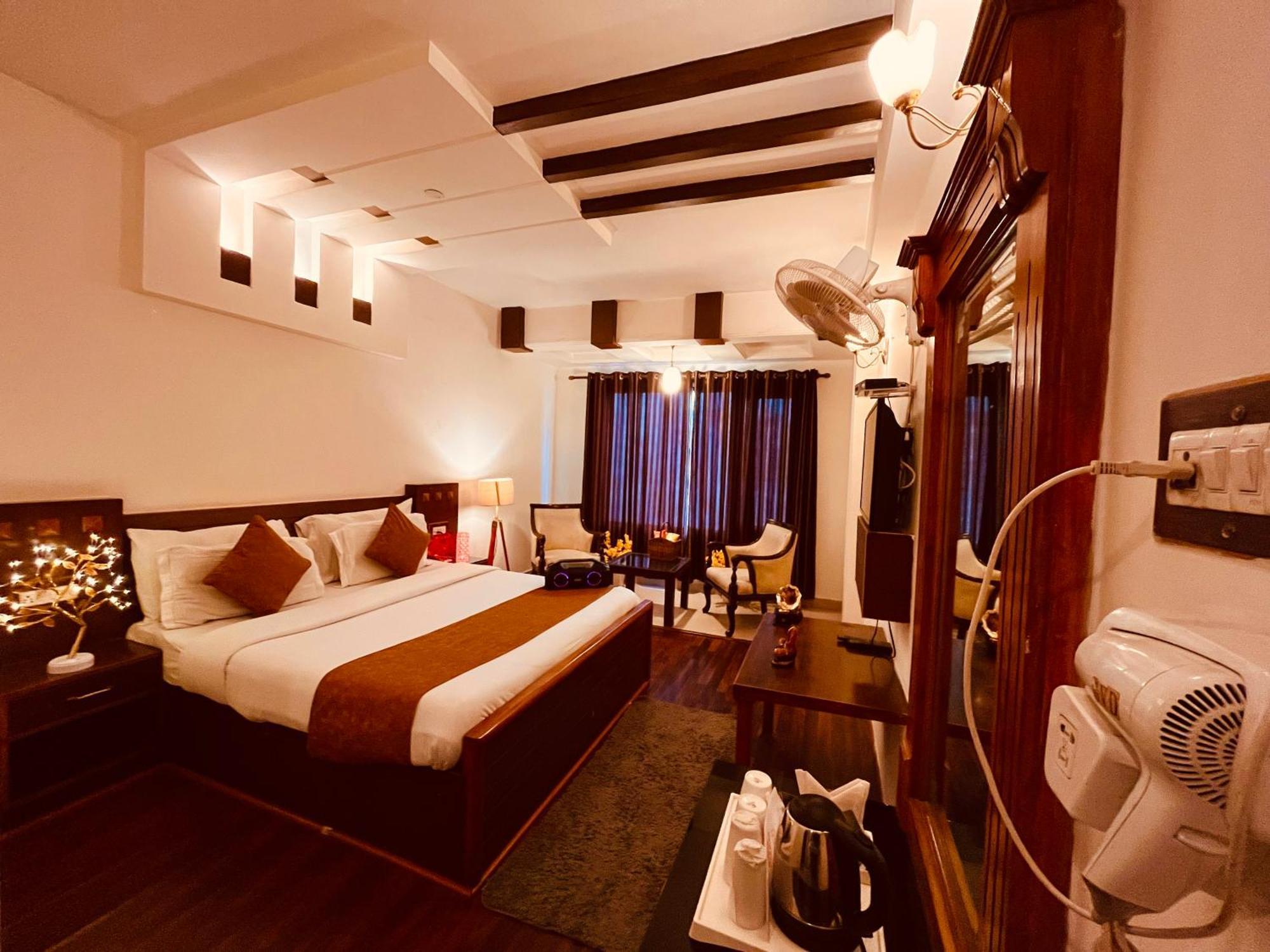 Hotel The North Wind In City Center, Manali Eksteriør billede